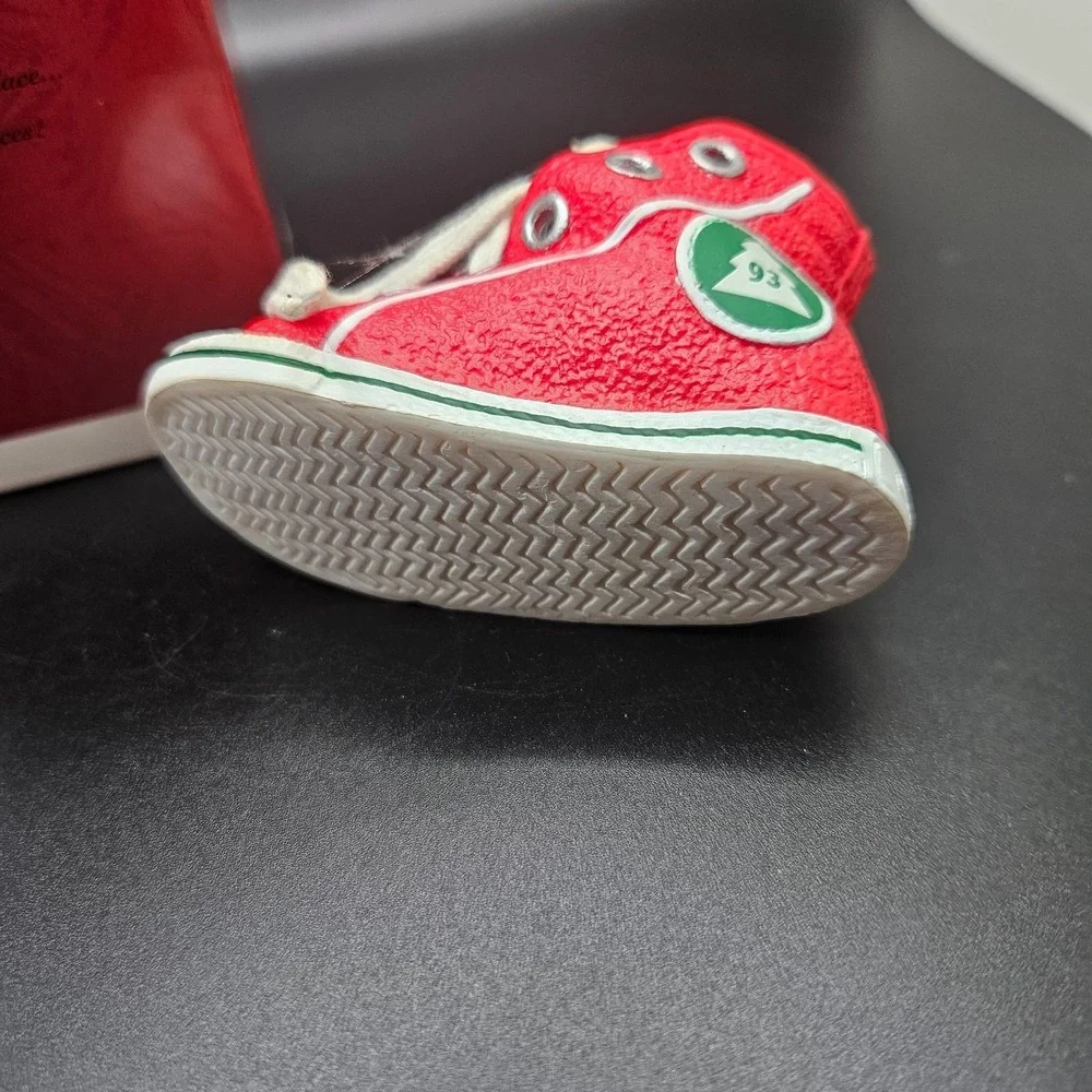 VTG Hallmark Keepsake High Top-purr 1993 Kitten Sneaker Christmas Ornament